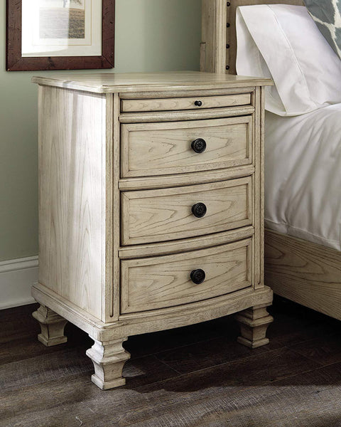 3 Drawers with Pull Out Tray